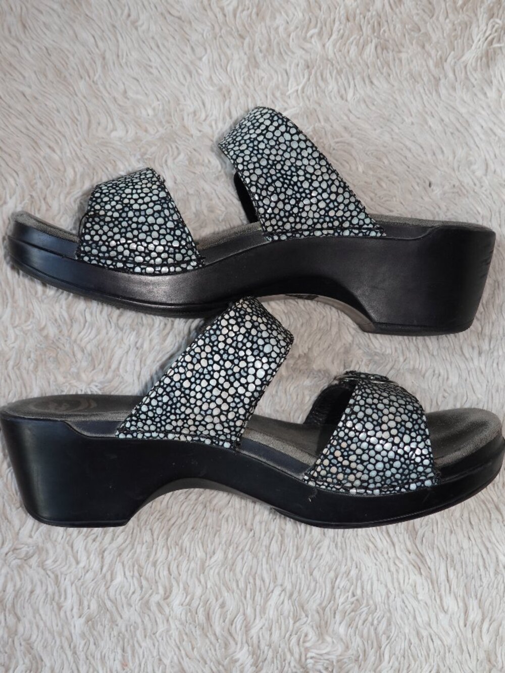 Women's Size EU 40 (US 9.5-10) Dansko Sophie Shagreen Black Slide Sandals Shoes